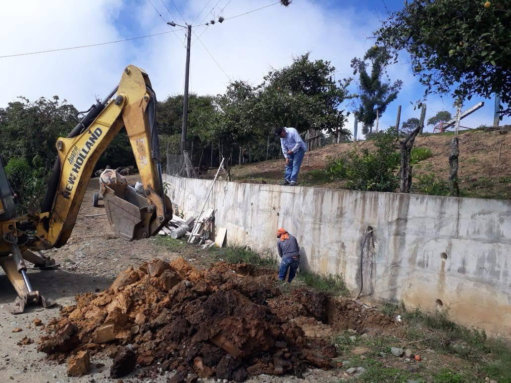 INICIO A LA CONSTRUCCION DE CUATRO VISERAS